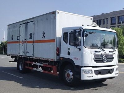 東風(fēng)D9 6米8易燃固體廂式運(yùn)輸車